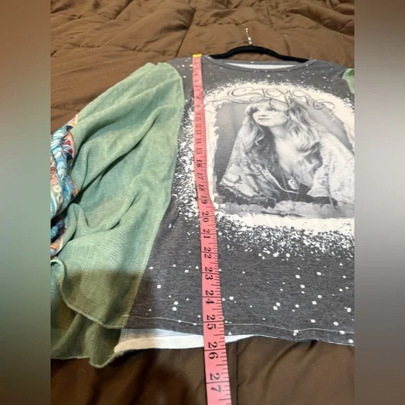 Artistic Graphic Women's Tunic in Charcoal and Sage - Picture 5 of 5